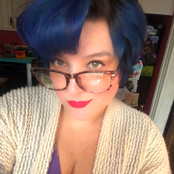 Meet your Posher, Annelise - Picture 1 of 1